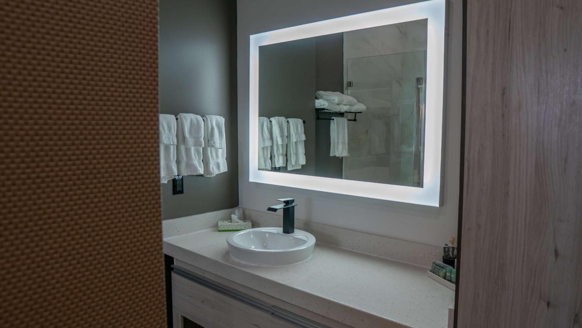 Surestay Hotel By Best Western Houston Southeast Саут-Хьюстон Экстерьер фото